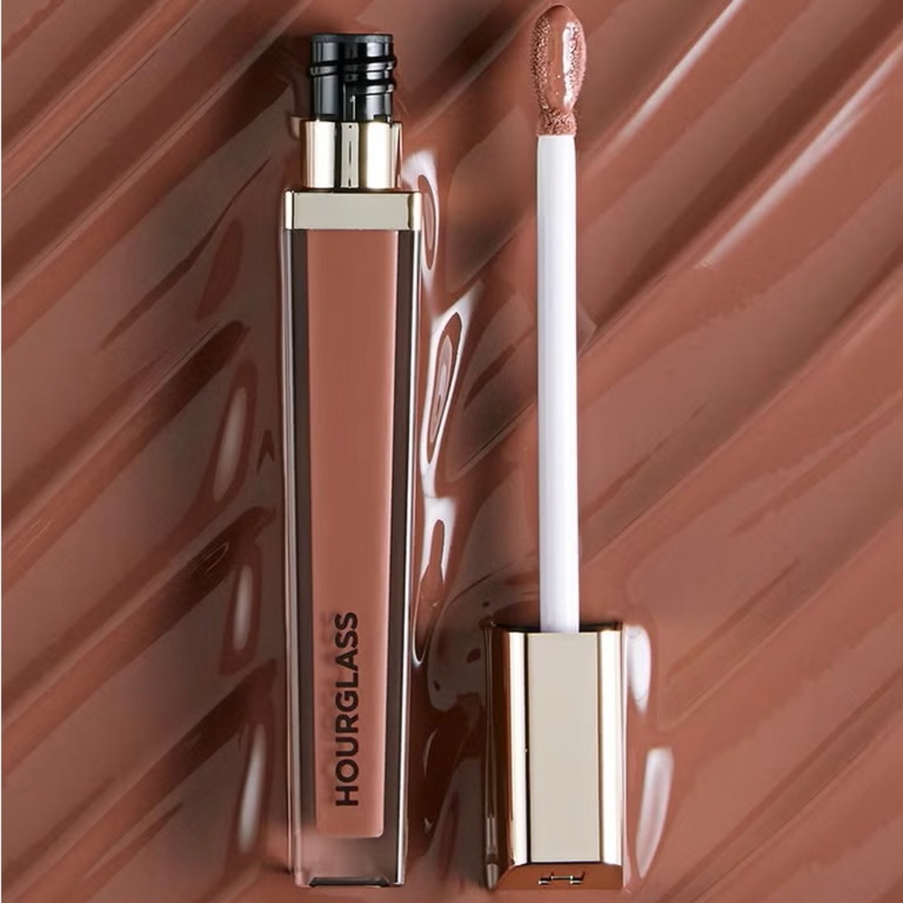 “Dusk” HOURGLASS Unreal High Shine Volumizing Lip Gloss